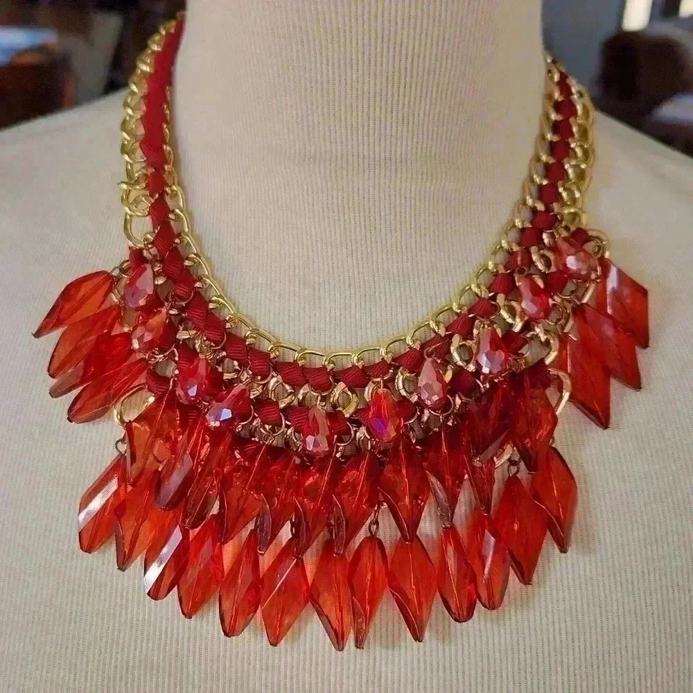 Glass Beaded Faceted Goldtone Choker Bib‎ Red
